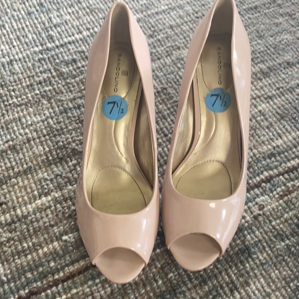 Bandalino peep toe Heels. Blush color. Size 7.5.
